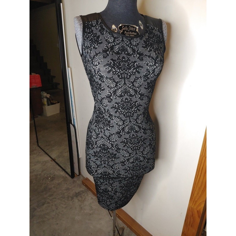 Black Lace Floral‎ Print Form Fitting Women's Dress Long Stretch Bodycore Sz S
